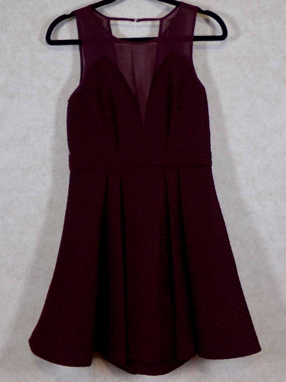 NWT BCBGeneration  Deep Maroon Mini Dress, VNeck & Back Waffle Pattern Sz6